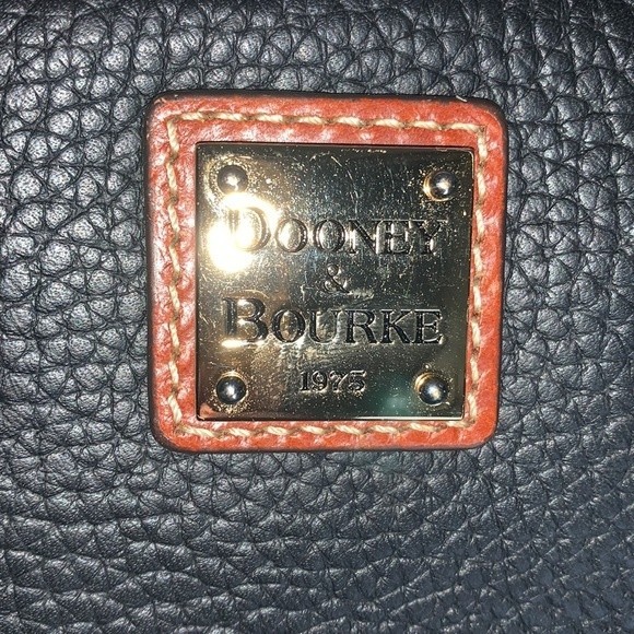 Dooney & Bourke Black & Brown Pebble Grain Medium Zip Around Wallet - Picture 2 of 10